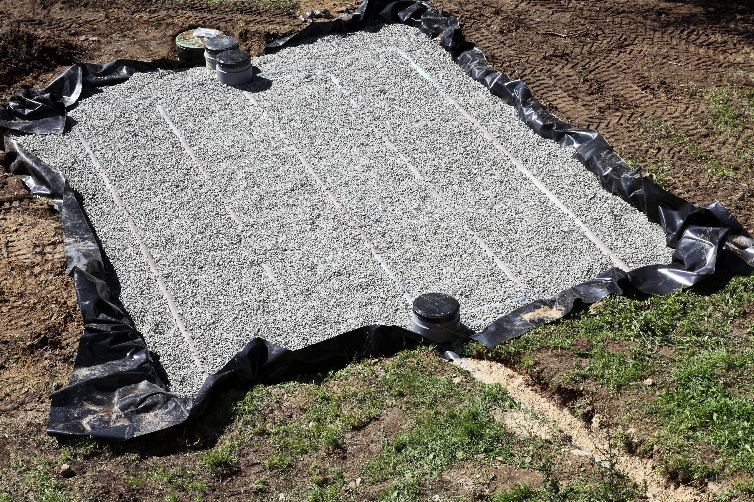Image of a septic tank that will need cleaning and pumping Image of a septic tank that will need cleaning and pumping
